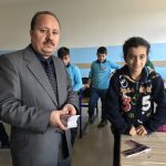 ogrencilerimize-40-ayet-ve-40-hadis-kartelasi-dagittik (4)