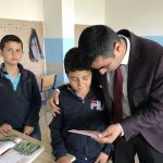 ogrencilerimize-40-ayet-ve-40-hadis-kartelasi-dagittik (6)